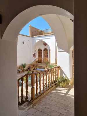 اقامتگاه سنتی گیواک اصفهان