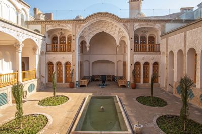 اقامتگاه سنتی عمارت آقاحسینی کاشان