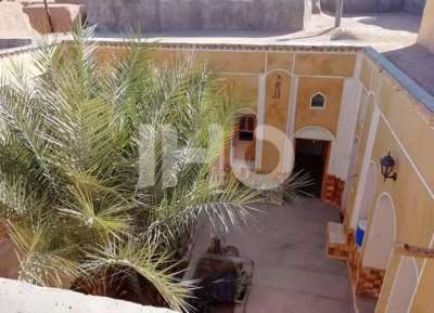 محوطه اقامتگاه بوم گردی باباحسین خور و بیابانک