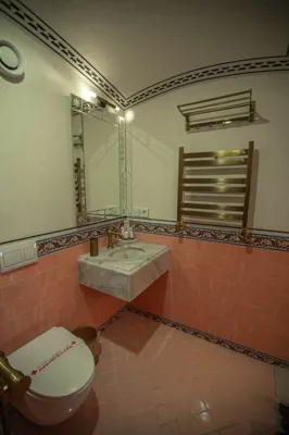 اقامتگاه سنتی عمارت آقاحسینی اتاق دو تخته دبل پنج دری 307 کاشان