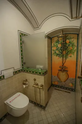 اقامتگاه سنتی عمارت آقاحسینی اتاق دو تخته دبل پنج دری 302 کاشان