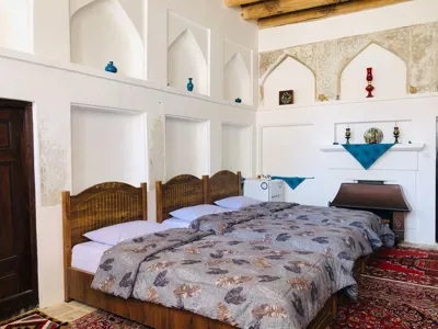 اقامتگاه سنتی عمارت اجلال اتاق سه تخته طلوع تفرش