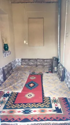 اقامتگاه بوم گردی گینای اتاق زردلیمه برای دو نفر سامان