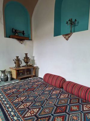 اقامتگاه بوم گردی عمارت سرهنگ اتاق سرداب قاجاری میر پنج (زیر زمین) برای دو نفر نطنز