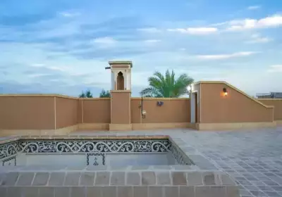 اقامتگاه سنتی سرپله اتاق دوبلکس گلزار برای سه نفر کاشان