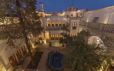 اقامتگاه سنتی سرای قجر کاشان