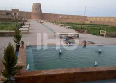 عکس محوطه اقامتگاه خانه باغ شاکر آران و بیدگل