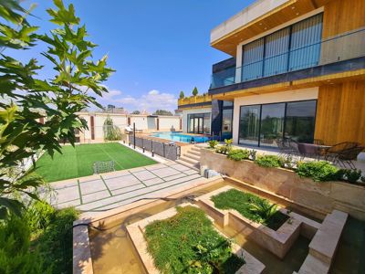 ویلا عمارت آتلانتیس مشهد