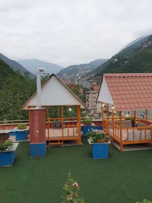 محوطه هتل آپارتمان پردیس گرگان