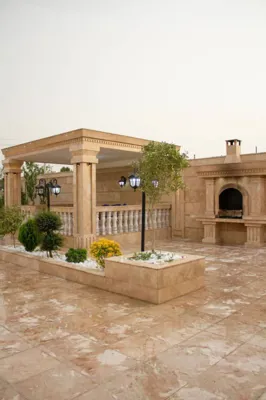 محوطه ویلا آرش مشهد
