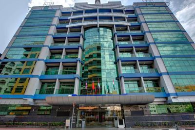 نمای هتل هوارد جانسون پلازا بای ویندهام دبی