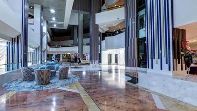 لابی هتل کرون پلازا دیره دبی