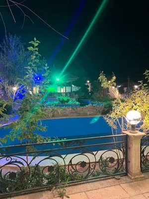 محوطه ویلا تخت جمشید مشهد