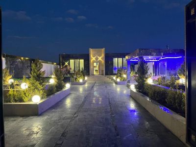 محوطه و پارکینگ ویلا زیتون مشهد