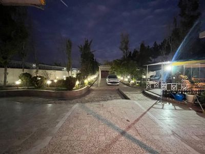 محوطه و پارکینگ ویلا سهراب مشهد