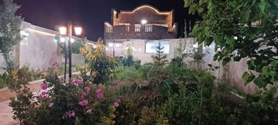 نمای ساختمان و محوطه ویلا پرستو مشهد