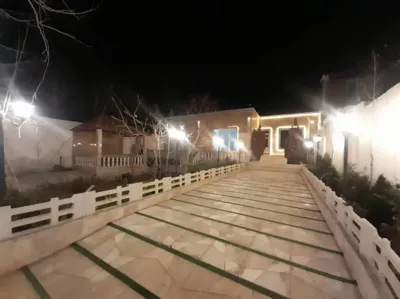 محوطه ویلا شادروز 8 مشهد