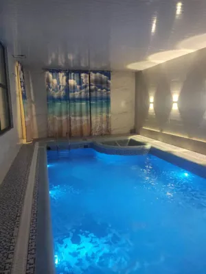استخر ویلا عمارت سفید مشهد