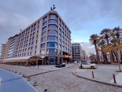 نمای هتل ماریوت ازمیر