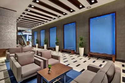 لابی هتل هیلتون گاردن این بایراکلی ازمیر