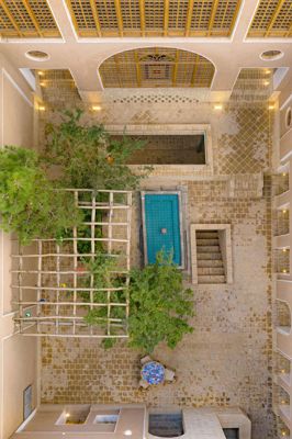 محوطه اقامتگاه سنتی دالان جهان اصفهان