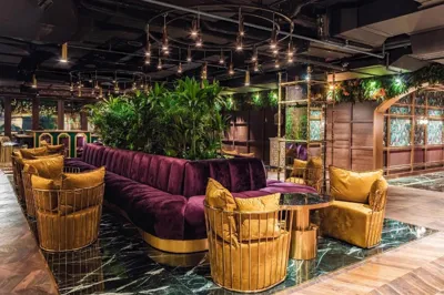 لابی هتل حیات رجنسی کریک هایتس دبی