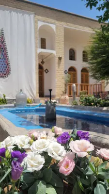 محوطه اقامتگاه سنتی خاتم اصفهان