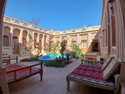 نمای ساختمان اقامتگاه سنتی آلما یزد