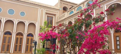 نمای ساختمان اقامتگاه سنتی آلما یزد