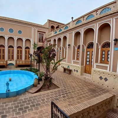 نمای ساختمان اقامتگاه سنتی آلما یزد