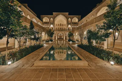 هتل سنتی عمارت بالابان کاشان