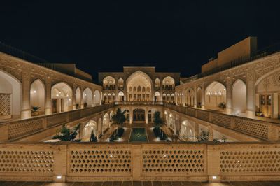 هتل سنتی عمارت بالابان کاشان