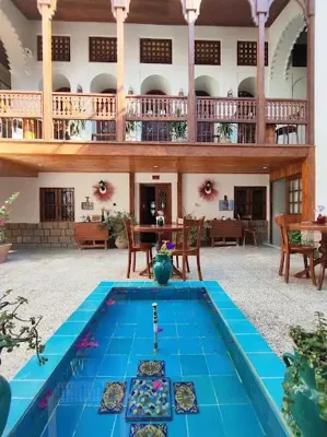 هتل سنتی حاج رئیس بوشهر