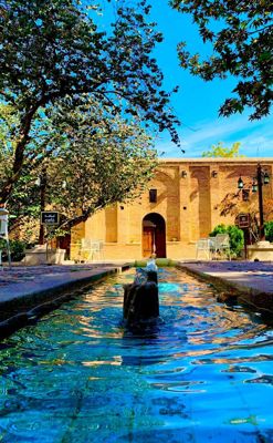 محوطه هتل بوتیک قهرمانی قزوین