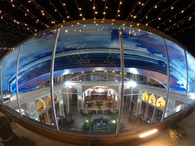 محوطه هتل رویای قدیم یزد