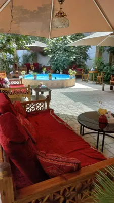 محوطه هتل داریوش شیراز