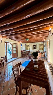 رستوران کافی شاپ اقامتگاه سنتی آریانا مهر کرمانشاه