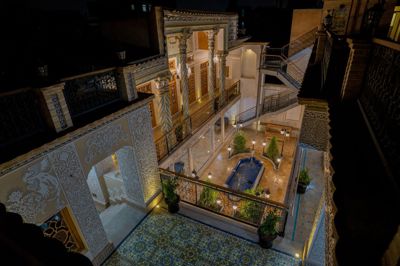 محوطه اقامتگاه سنتی ایزدی اصفهان