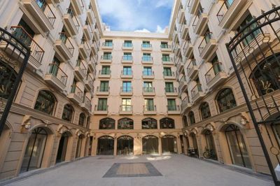 محوطه هتل رویال پالاس وان