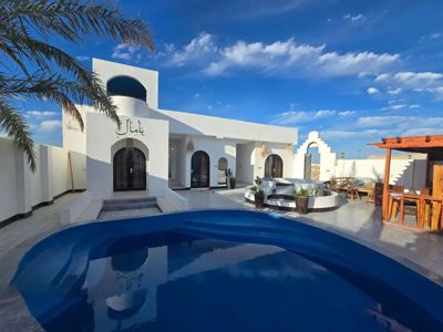 نما اقامتگاه بومگردی یامال قشم 