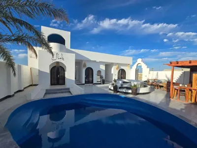 نما اقامتگاه بومگردی یامال قشم 