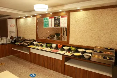 سالن صبحانه خوری هتل وان سوئیت وان