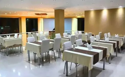 رستوران هتل ساردور وان