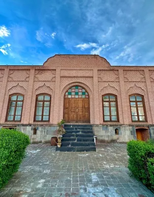 هتل بوتیک خانه تاریخی صادقی اردبیل