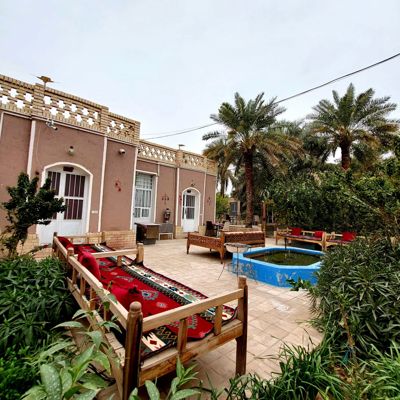 محوطه اقامتگاه بوم گردی هوربانو شهداد