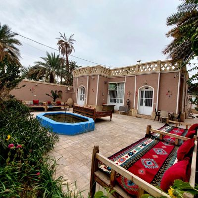 محوطه اقامتگاه بوم گردی هوربانو شهداد