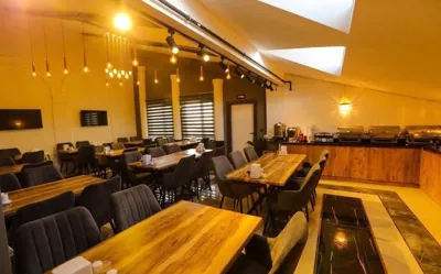 رستوران هتل آپارتمان روشن وان