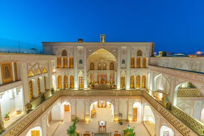 نما عمارت آقا حسینی کاشان