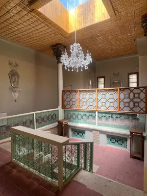 راهرو اقامتگاه سنتی آوا همدان