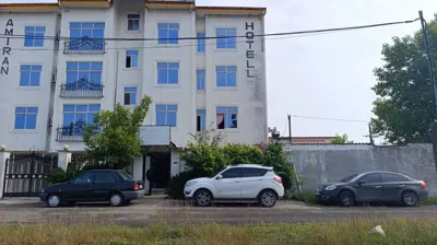 نمای هتل آپارتمان امیران بندر انزلی